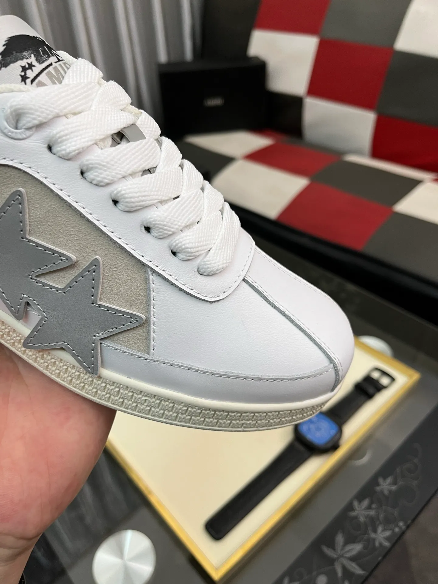 Men's shoes 💰420⌚️⌚️《AMIR*》New men's low-top casual sports sneakers bone shoes, another pair of irresistible bone shoes. Bone shoes are one of AMIRI's most popular items. They use first-layer cowhide uppers. The side bones are made of two cowhide laminations. They have a three-dimensional feel. The leather incisions are all oil-edged. Contrasting color design. Simple style. Fashionable sports. Customized metal LOGO nameplate to embellish shoelaces. Exclusive control of top version. Supports comparison. Breathable mesh lining Original rubber outsole A must-have item for daily leisure Suitable for various occasions Check it out if you pursue high quality Super cool uppers Size: 38-446️⃣ Colors available